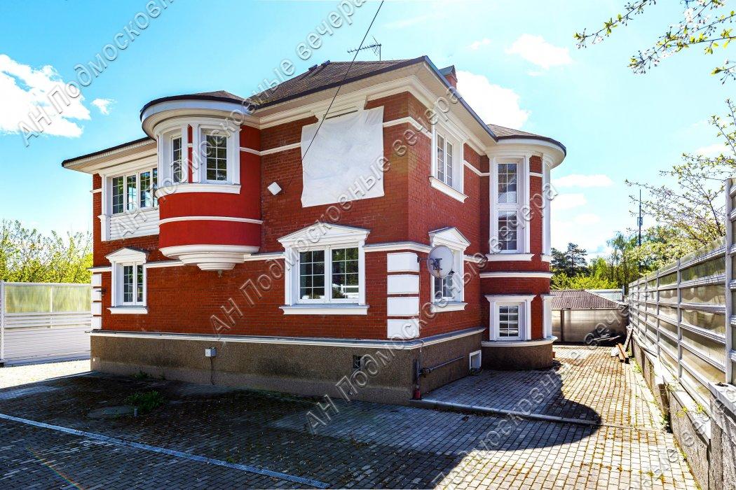 Продам дом в Жуковка, площадь 258 квм Недвижимость Московская  область (Россия)  м, участок 7 соток, хорошие подъездные пути